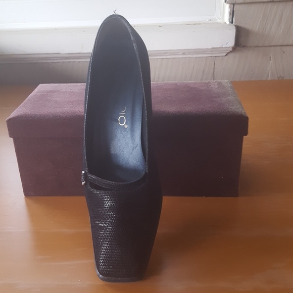 Shoes - Picture 3 of 6